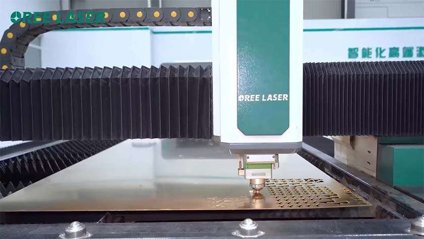 Các yếu tố ảnh hưởng đến chất lượng gia công của máy cắt laser là gì?